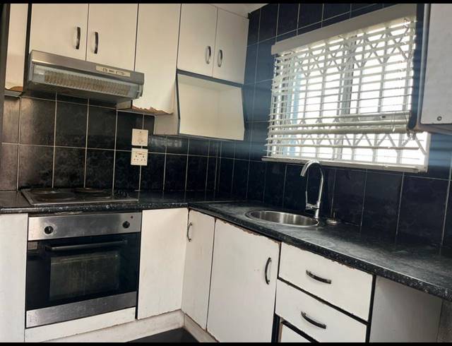 2 BEDROOM HOUSE FOR SALE IN ILITHA PARK
